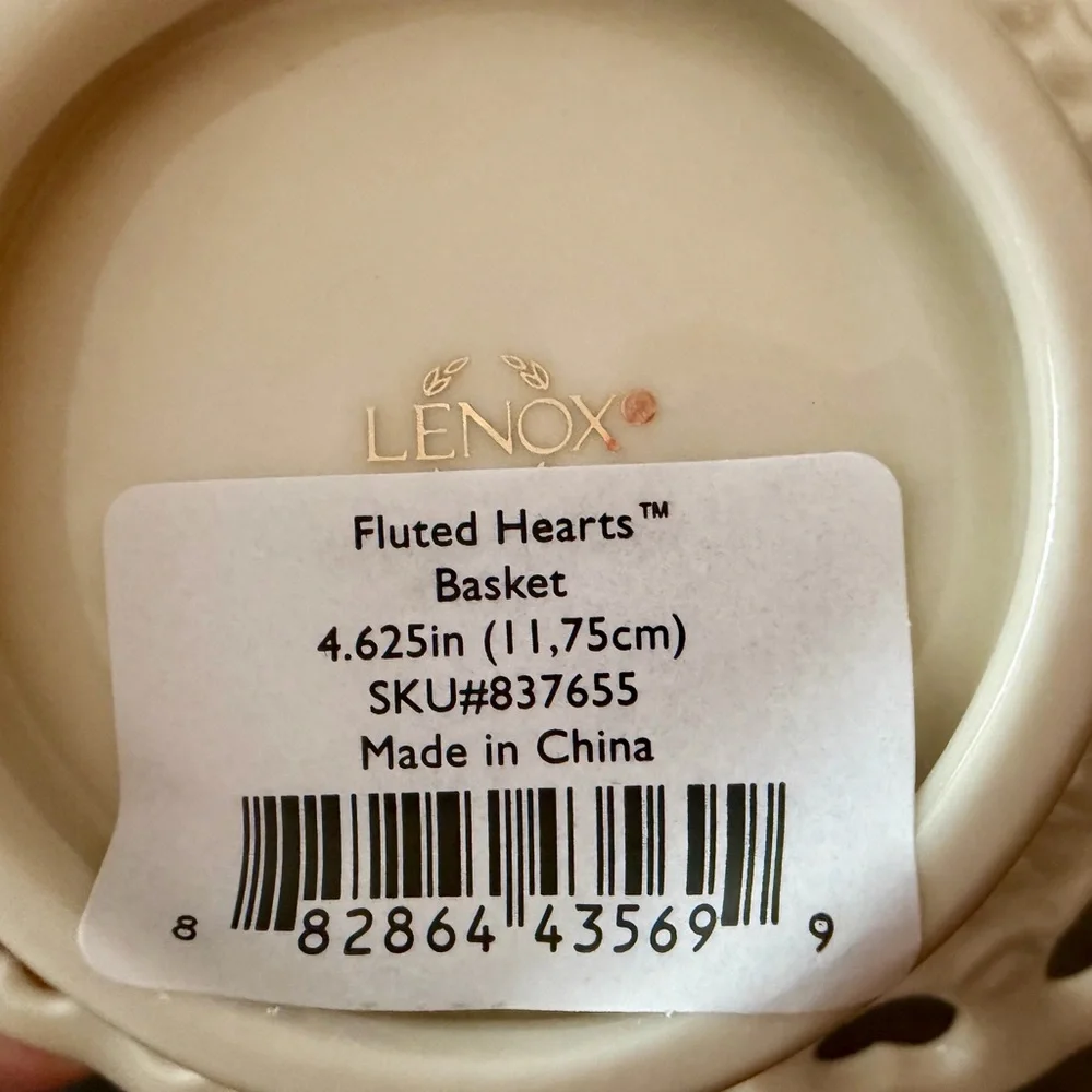 Lenox “Fluted Hearts” Basket / Pierced Heart Bowl Dish 24K Gold Trim
